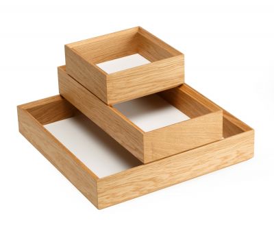 Tidy Tablett 3er-Set Favius, weiße Holztabletts in verschiedenen Größen gestapelt, Organizer für Küche und Wohnbereich.